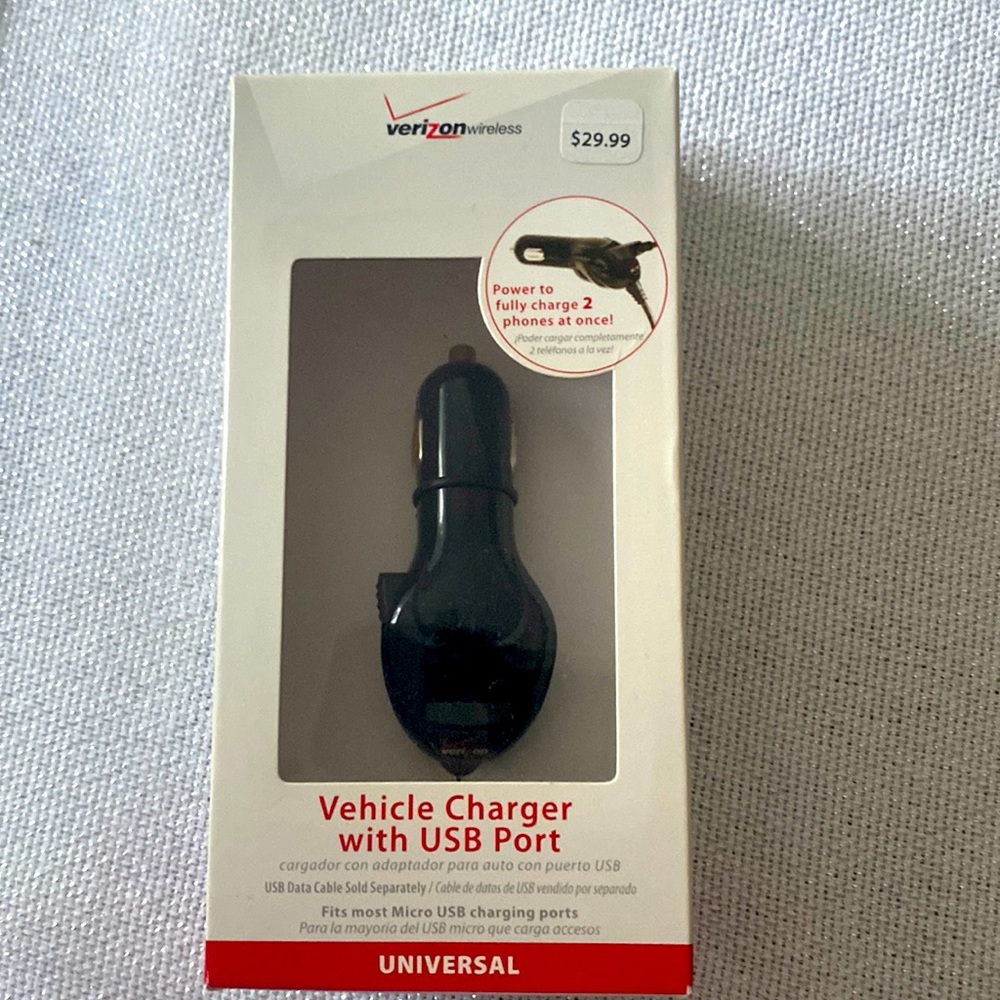 NWT Verizon Wireless Car Charger with USB port, charge two phones at once